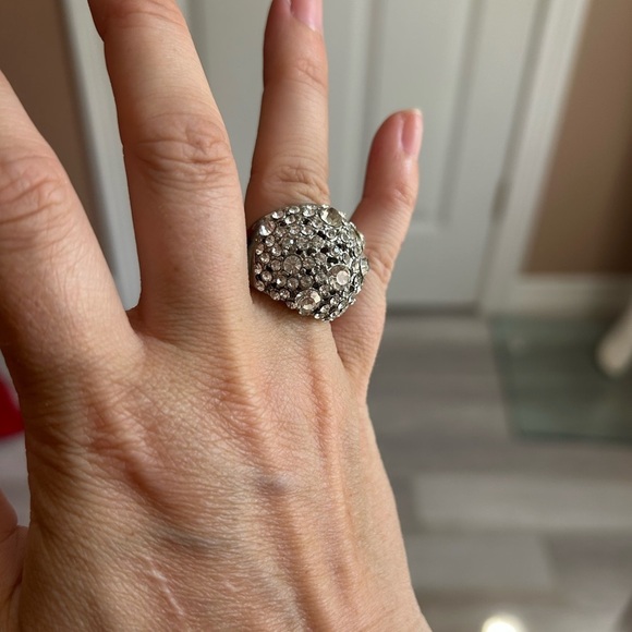 4/$50 Cluster dome statement silver band woman ring size 6 1/2 💚 - Picture 3 of 8